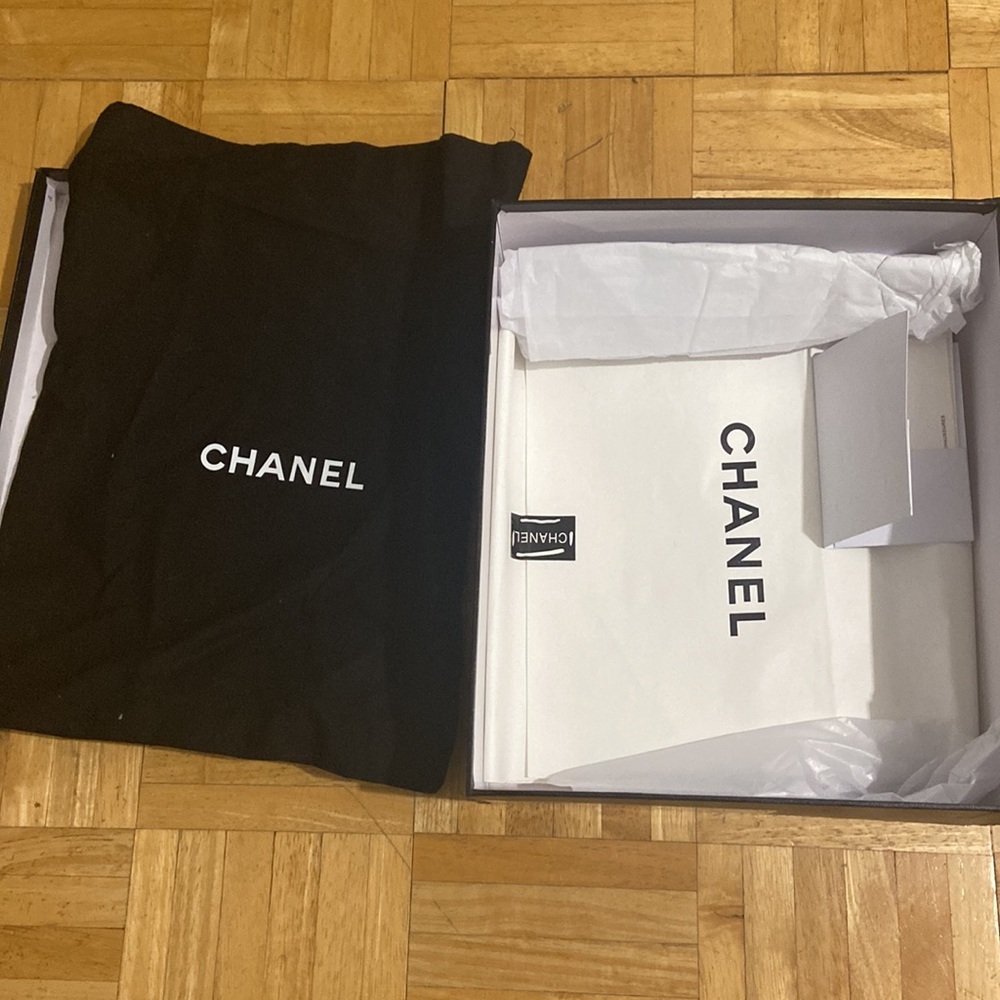 Chanel CC Sneakers| Size 40 - Picture 8 of 8